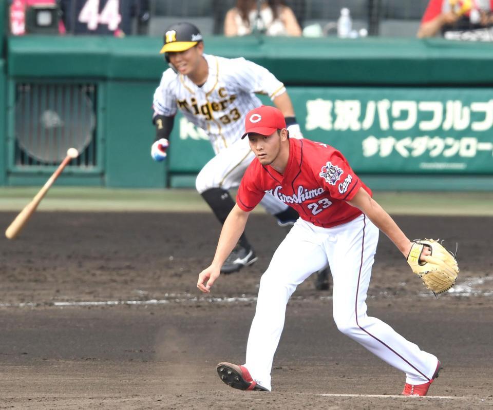 ３回、糸原に同点適時打を打たれる薮田（撮影・飯室逸平）