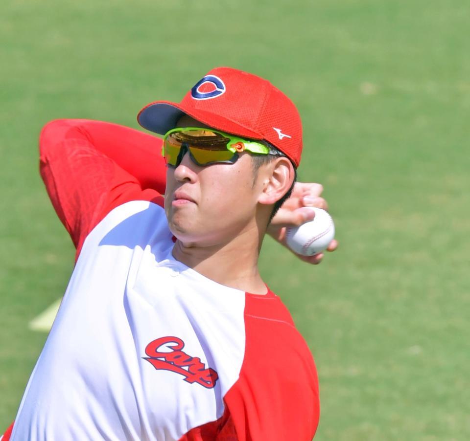 登板へ向けて調整する遠藤（撮影・立川洋一郎）