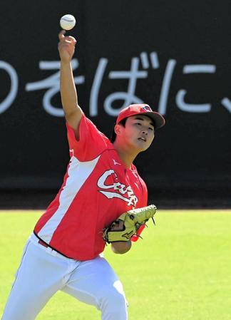 　キャッチボールで調整する藤井黎（撮影・高部洋祐）