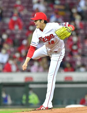 　１回、中山から空振り三振を奪い、気合の表情を見せる森下（撮影・立川洋一郎）