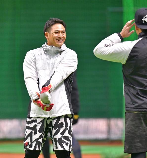 広島・田中広、合同自主トレに合流「やりやすい環境を作ってあげたい」