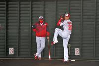 広島・栗林良吏＝コザしんきんスタジアム（撮影・立川洋一郎）