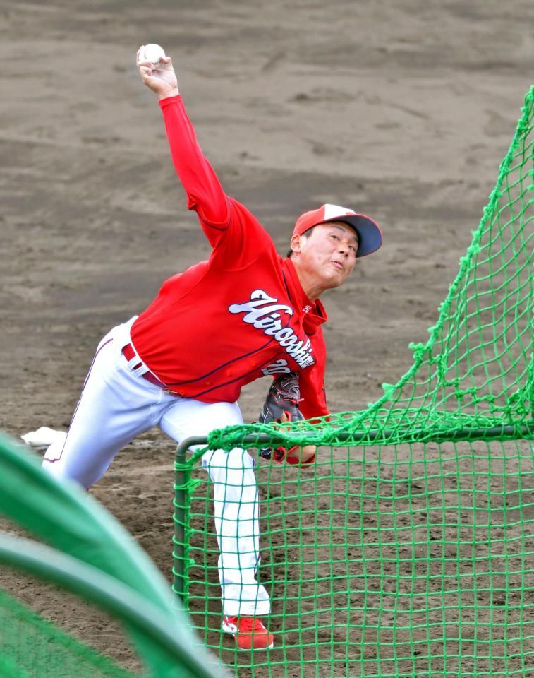 　ランチ特打で投げ込む栗林（撮影・立川洋一郎）