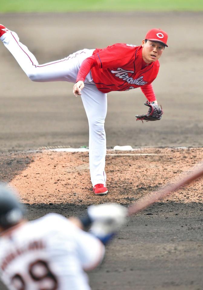 ６回、吉川から空振り三振を奪う栗林（撮影・立川洋一郎）