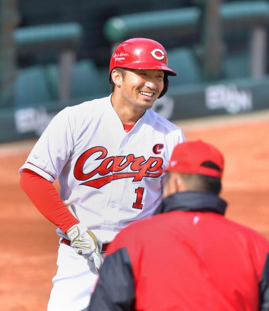 広島・鈴木誠也が全体練習に復帰 「痛みはまだあるので」右膝死球の