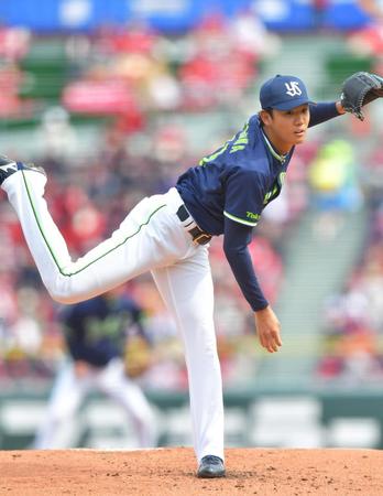 　力投する先発のヤクルト・奥川（撮影・立川洋一郎）