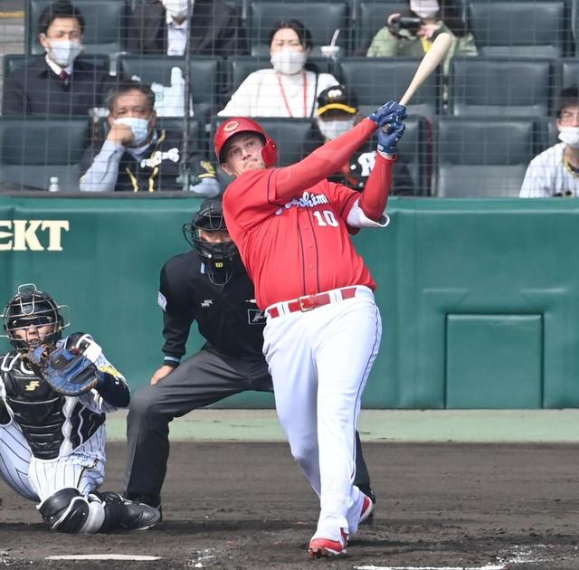 広島 クロンが満塁弾 甲子園の歴史を学んで来た 感慨深いね 広島カープ デイリースポーツ Online