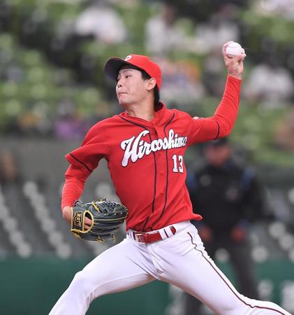 ２番手で力投する広島・森浦大輔＝メットライフドーム（撮影・金田祐二）