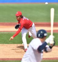 　ヤクルト戦に先発し力投する床田（撮影・西岡正）