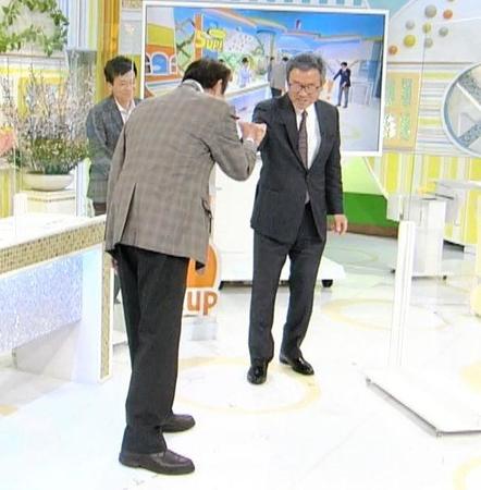 　番組内で盟友・達川氏（右）と再開した北別府氏（広島ホームテレビ提供）