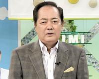 　視聴者に向けてスタジオ復帰を伝える北別府学氏（広島ホームテレビ提供）