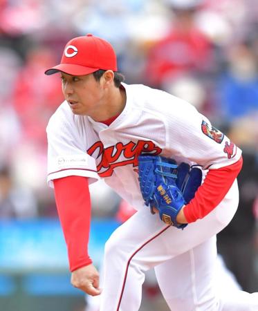 　ソフトバンク打線を相手に力投する先発の広島・野村祐輔（撮影・立川洋一郎）