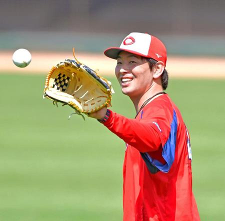 開幕投手へ向けた準備も整い、明るい表情を見せる広島・大瀬良大地＝マツダスタジアム（撮影・立川洋一郎）