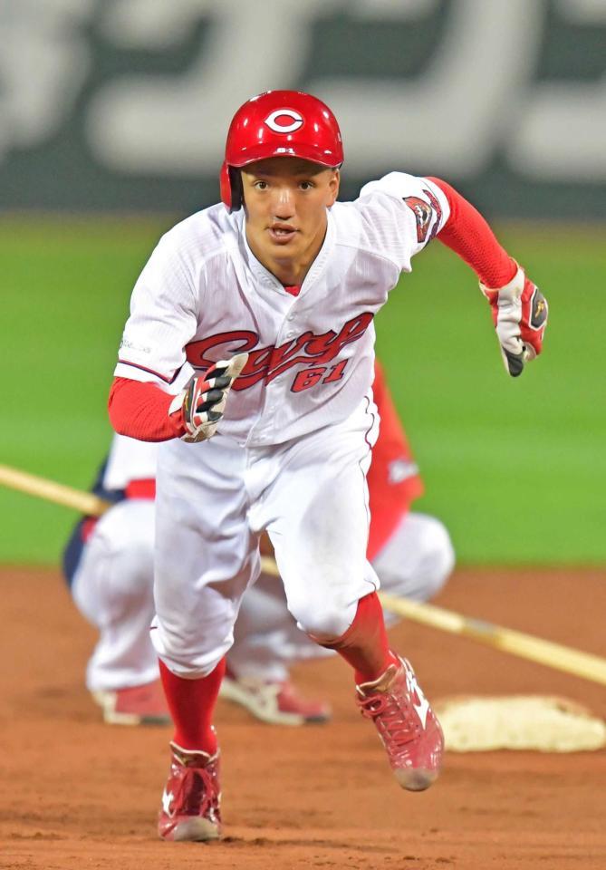 　走塁練習を繰り返す矢野（撮影・立川洋一郎）