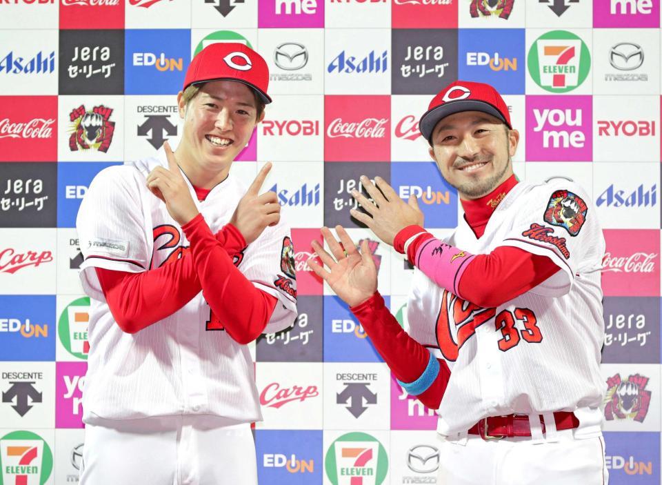 　お立ち台の森下（左）と菊池涼