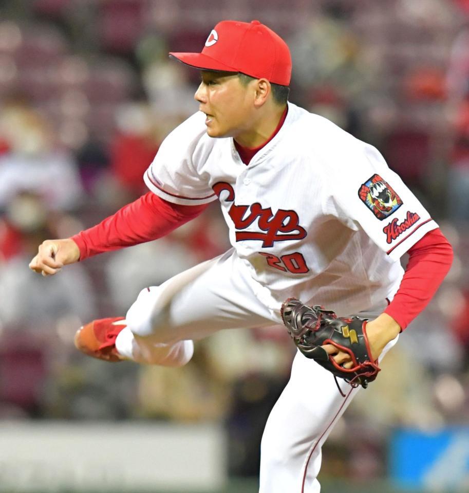 ９回表に登板し、１イニングを無失点に抑えた広島・栗林良吏＝マツダスタジアム（撮影・立川洋一郎）