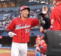 広島・中村奨が足とバットで存在感 9番・捕手でスタメン出場