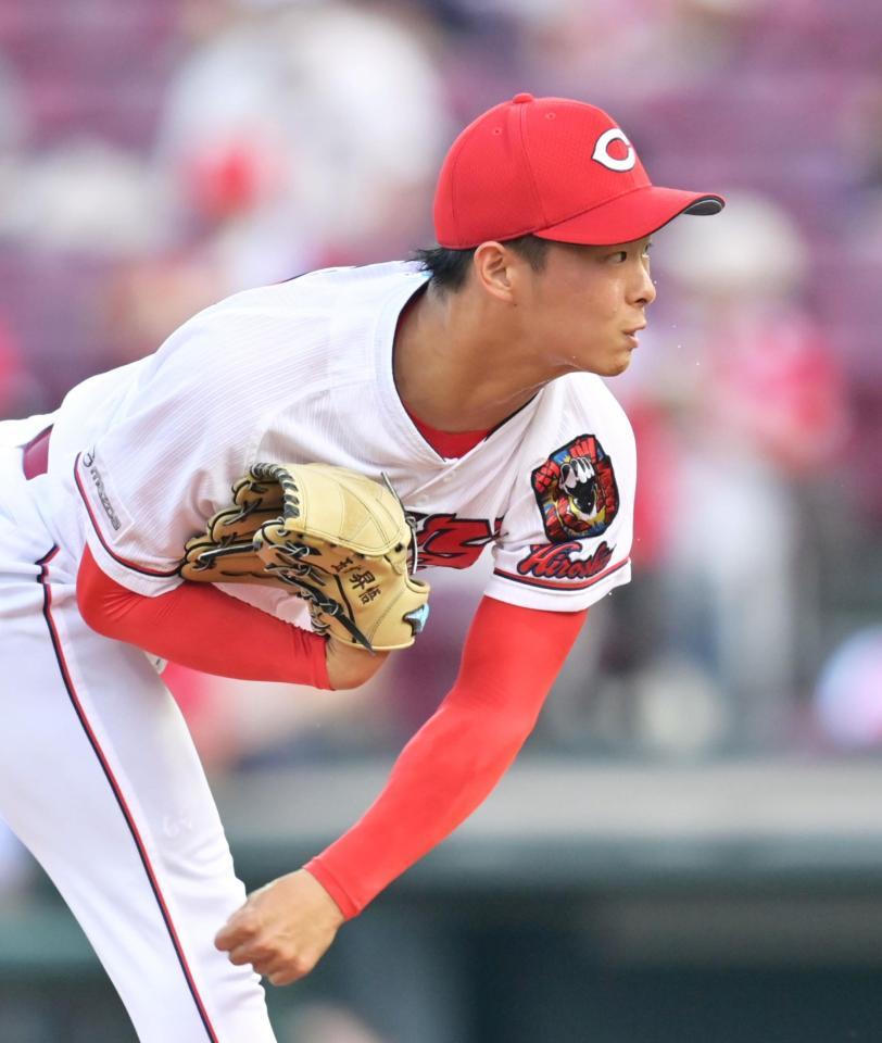 中日打線を相手に力投する広島先発の玉村（撮影・立川洋一郎）