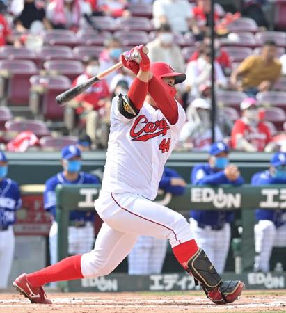 ６回、同点適時打を放つ林＝マツダスタジアム（撮影・立川洋一郎）