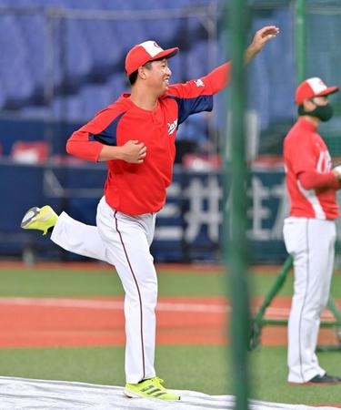 　１軍に合流しマウンドの感触を確かめる塹江（撮影・立川洋一郎）