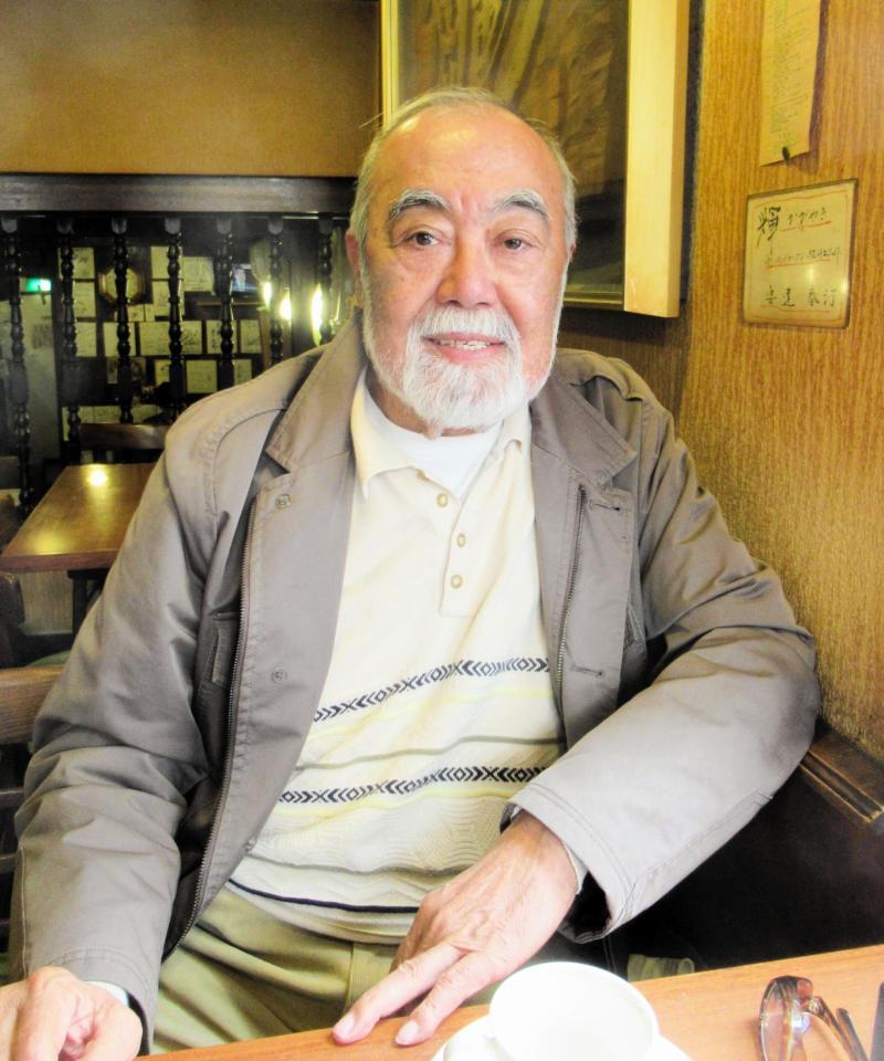 喜寿の誕生日を迎えた安仁屋宗八氏