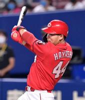 　５回、中前打を放つ林（撮影・立川洋一郎）