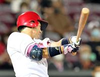 　７回、左前打を放つ野間（撮影・立川洋一郎）