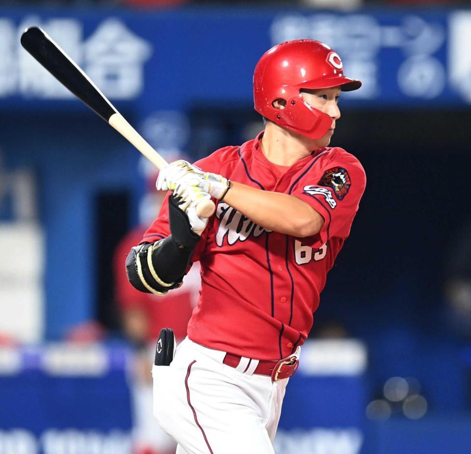 　７回、この日４本目となる右前打を放つ西川（撮影・高石航平）