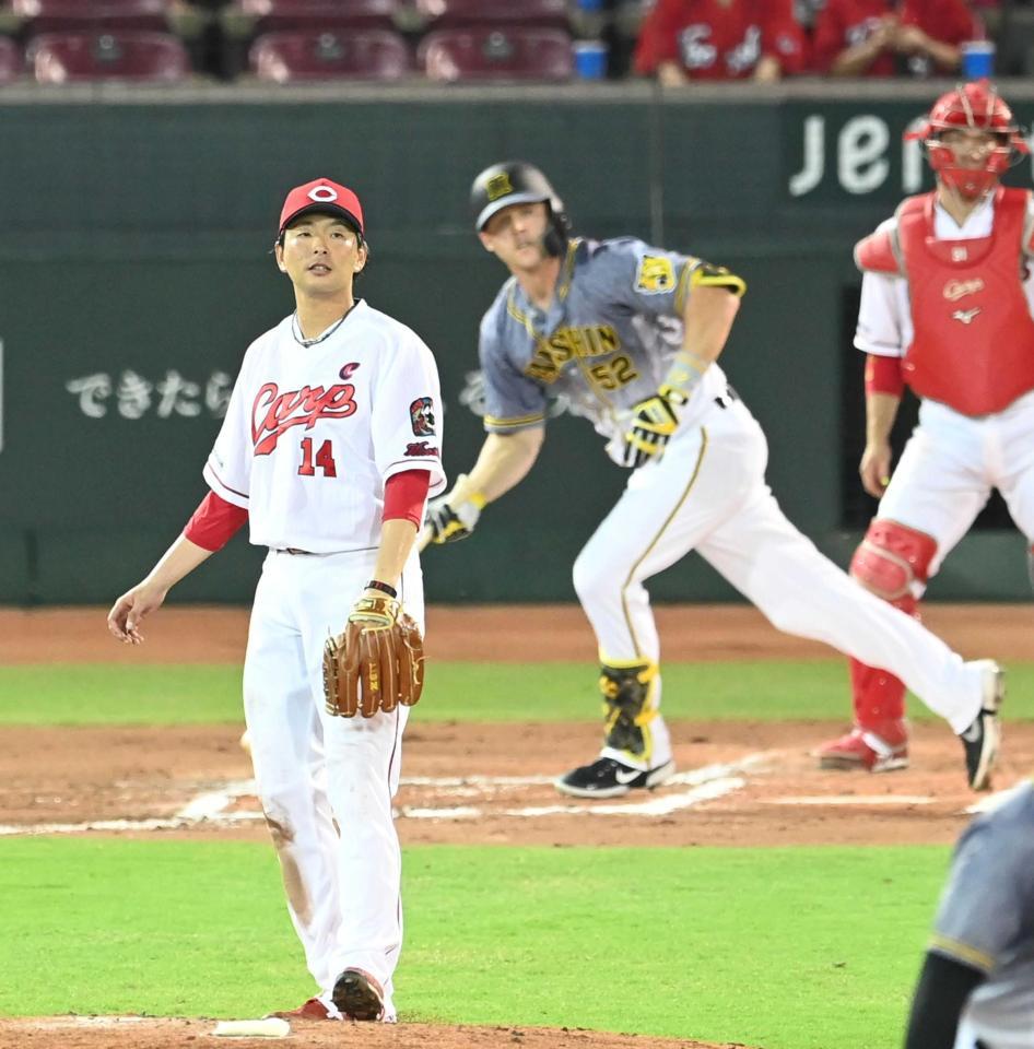 　６回、サンズに勝ち越し打を打たれる大瀬良