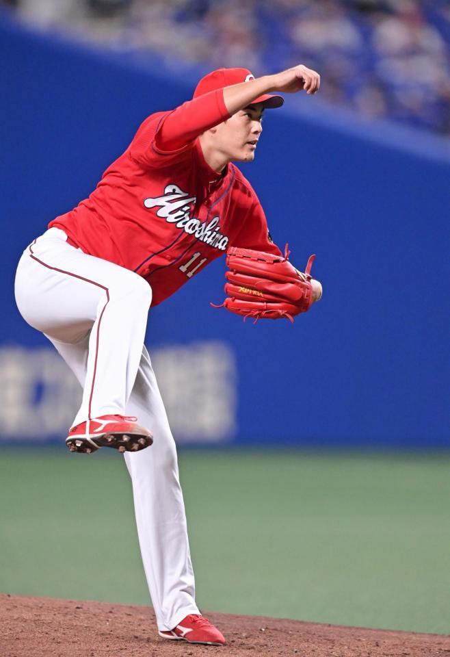 　中日打線を相手に力投する九里（撮影・立川洋一郎）