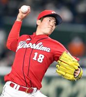 巨人打線に立ち向かう森下（撮影・佐藤厚）