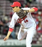 　ＤｅＮＡ打線を相手に力投する大瀬良（撮影・立川洋一郎）