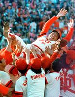 　８０年・２連覇達成（広島市民球場）