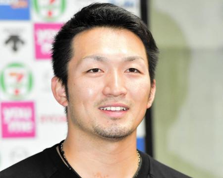 　今季ベストナインに選出された広島・鈴木誠也