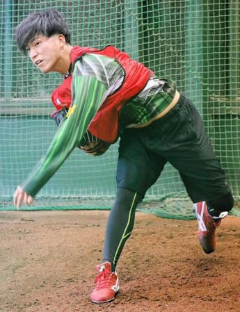 ブルペンで力投した黒原