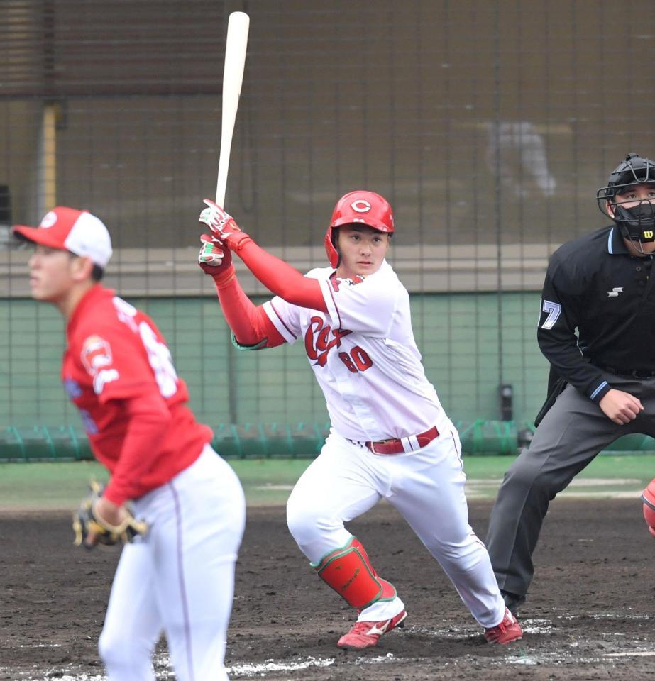 　２回、二塁打を放つ田村（撮影・北村雅宏）