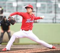 　６回裏に登板し３者連続三振を奪った黒原（撮影・佐藤厚）