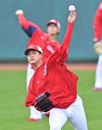 　対外試合初先発初登板へ静かな闘志を燃やす森（撮影・立川洋一郎）