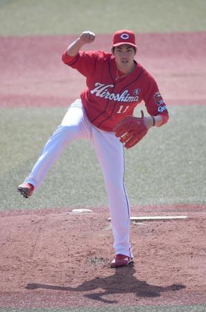 　ロッテ打線に立ち向かう九里（撮影・佐藤厚）