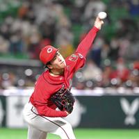 　ソフトバンク打線を相手に力投する黒原（撮影・高部洋祐）