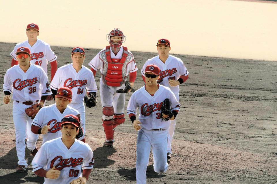 高２軍監督の期待に応えるべく奮闘する広島の若手選手