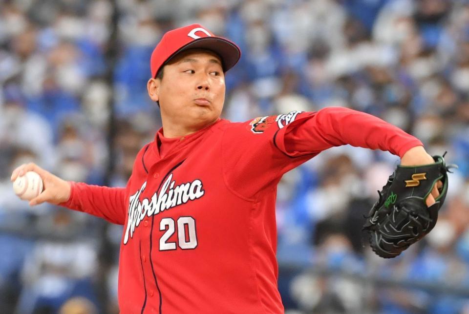 　今季初セーブを挙げた栗林（撮影・佐々木彰尚）