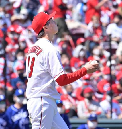 　１回、木下に適時打を打たれ宙を見つめる森下（撮影・立川洋一郎）