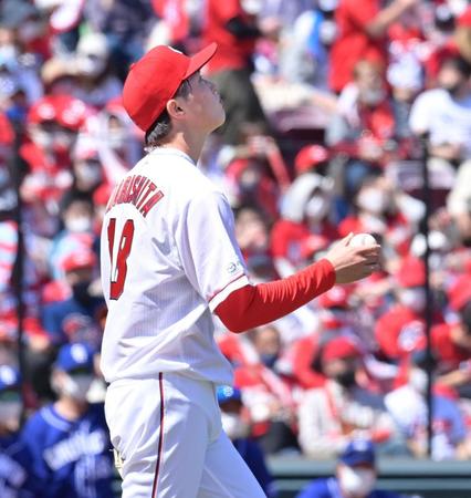 　１回、木下に適時打を打たれ宙を見つめる森下（撮影・立川洋一郎）