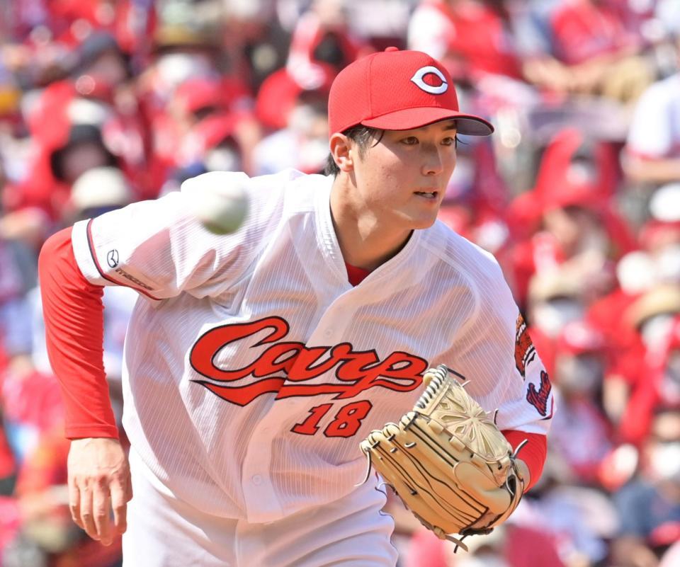 ４回、楠本の打球に反応して駆け出す森下（撮影・立川洋一郎）