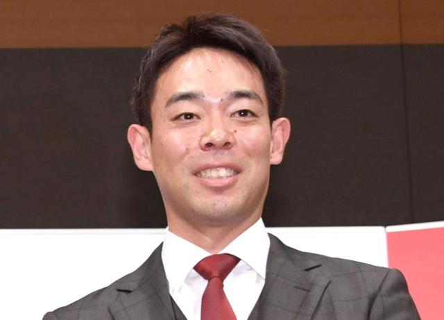 広島　秋山の獲得正式発表　３年４億円規模　鈴木球団本部長びっくり「マジっ？」