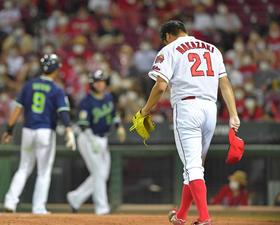 広島　ミス、ミスからヤクルト戦９連敗　佐々岡監督「どうにかしようという思い」