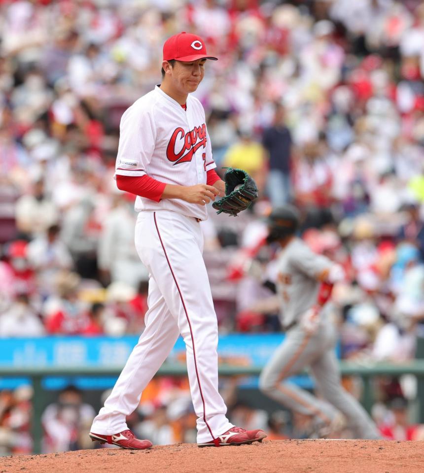 　６回、坂本に本塁打を浴びたケムナ（撮影・坂部計介）