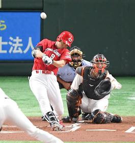 広島・秋山が日本復帰後初本塁打！先制２ラン「良いつかまり」　西武時代１９年以来１０３６日ぶり弾