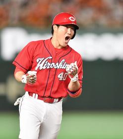 プロ初満塁弾で殊勲の広島・磯村「当たりました。いったかなという思いで走っていました」